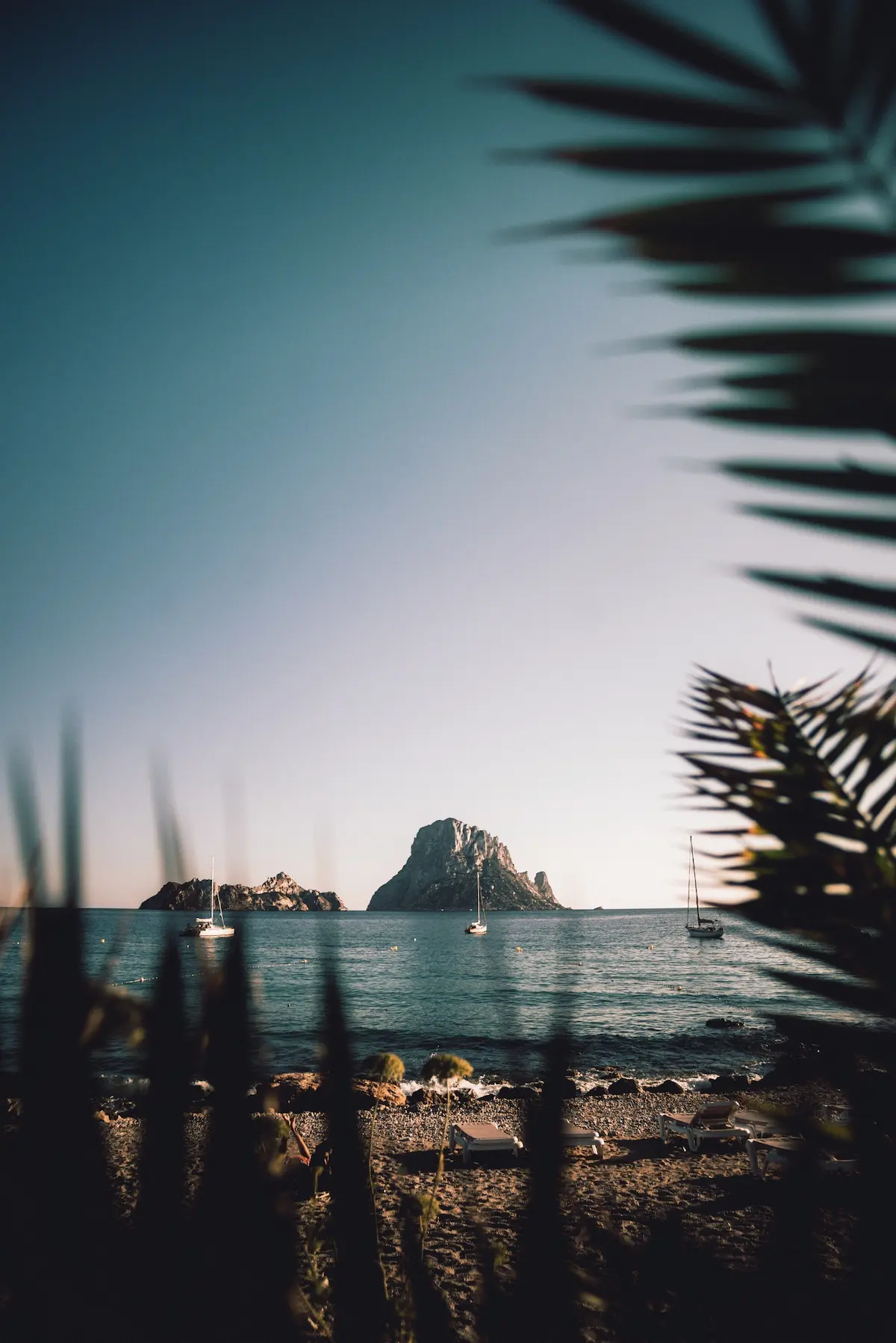 Ibiza: Pulau Kecil dengan Pesona Besar
