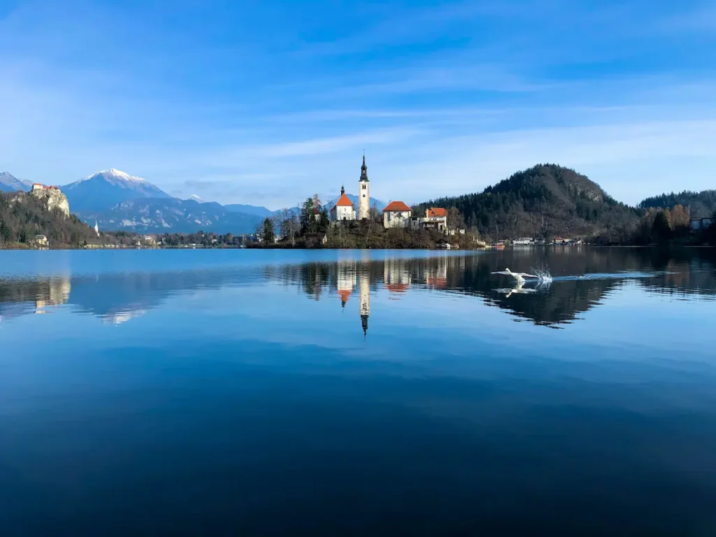 Aktivitas Menarik di Danau Bled untuk Menikmati Alam dan Budaya