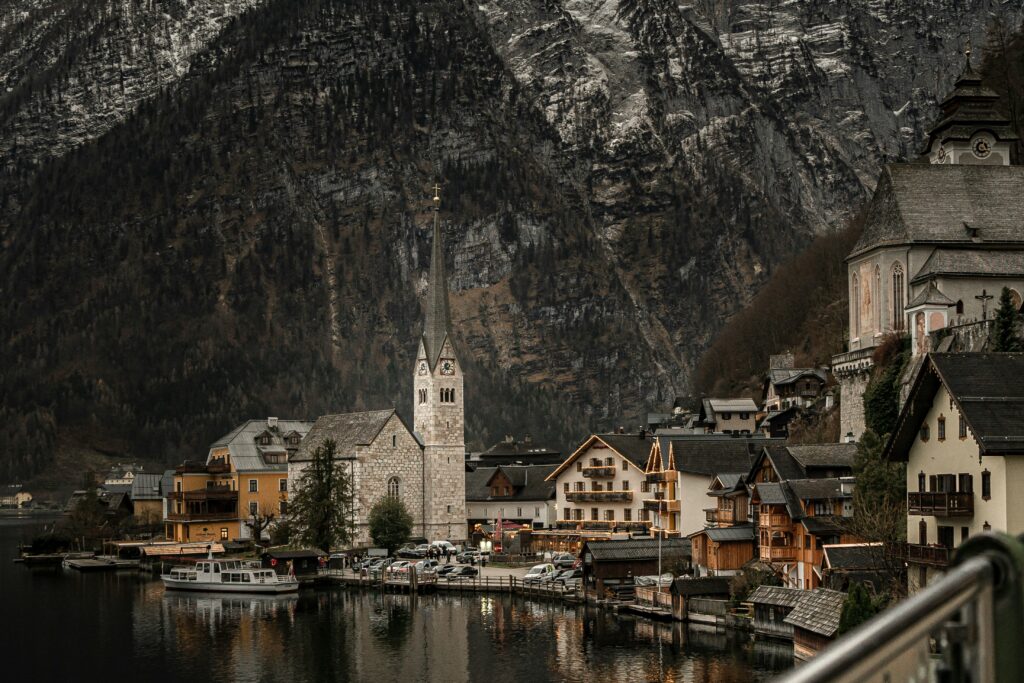 Hallstatt: Kota Misterius yang Terletak di Pegunungan Alpen