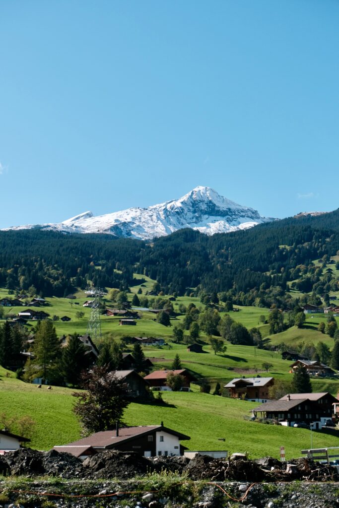 Desa Grindelwald: Keindahan Alamnya yang Membuat Hati Berdebar