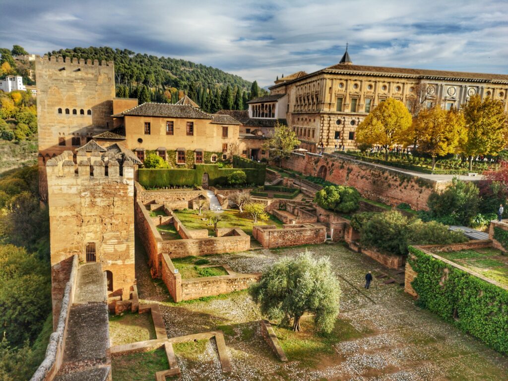 5 Alasan Kenapa Granada Wajib Anda Kunjungi Ketika Berlibur ke Spanyol